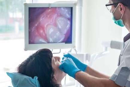 dentist using intraoral camera | general dentist las vegas nv